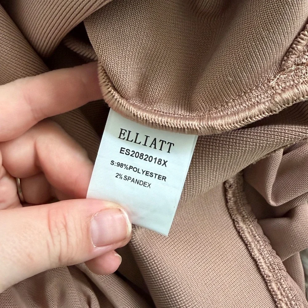 Elliatt Pippa Dress, Nude/Mocha Size M Ruched Bodycon Midi Dress - Picture 7 of 8